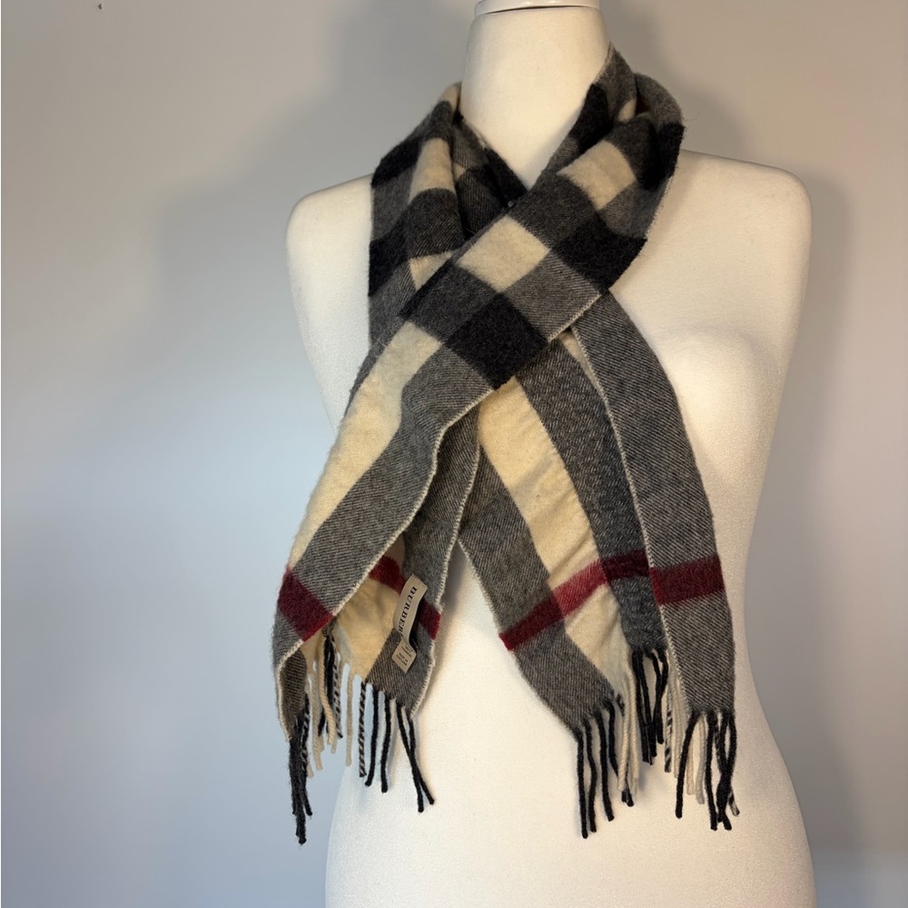 Burberry Short Synched Red, Cream, and Grey Scarf. - Picture 4 of 4